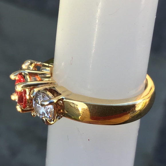 Sparkling Vintage Garnet Sterling Silver Ring with Gold Plate Size 6 1/2 - Picture 9 of 14